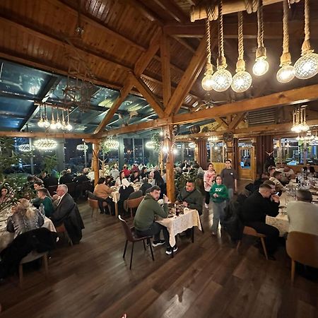 Hotel Antika Печ Екстериор снимка