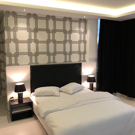 Hotel Antika Печ Екстериор снимка