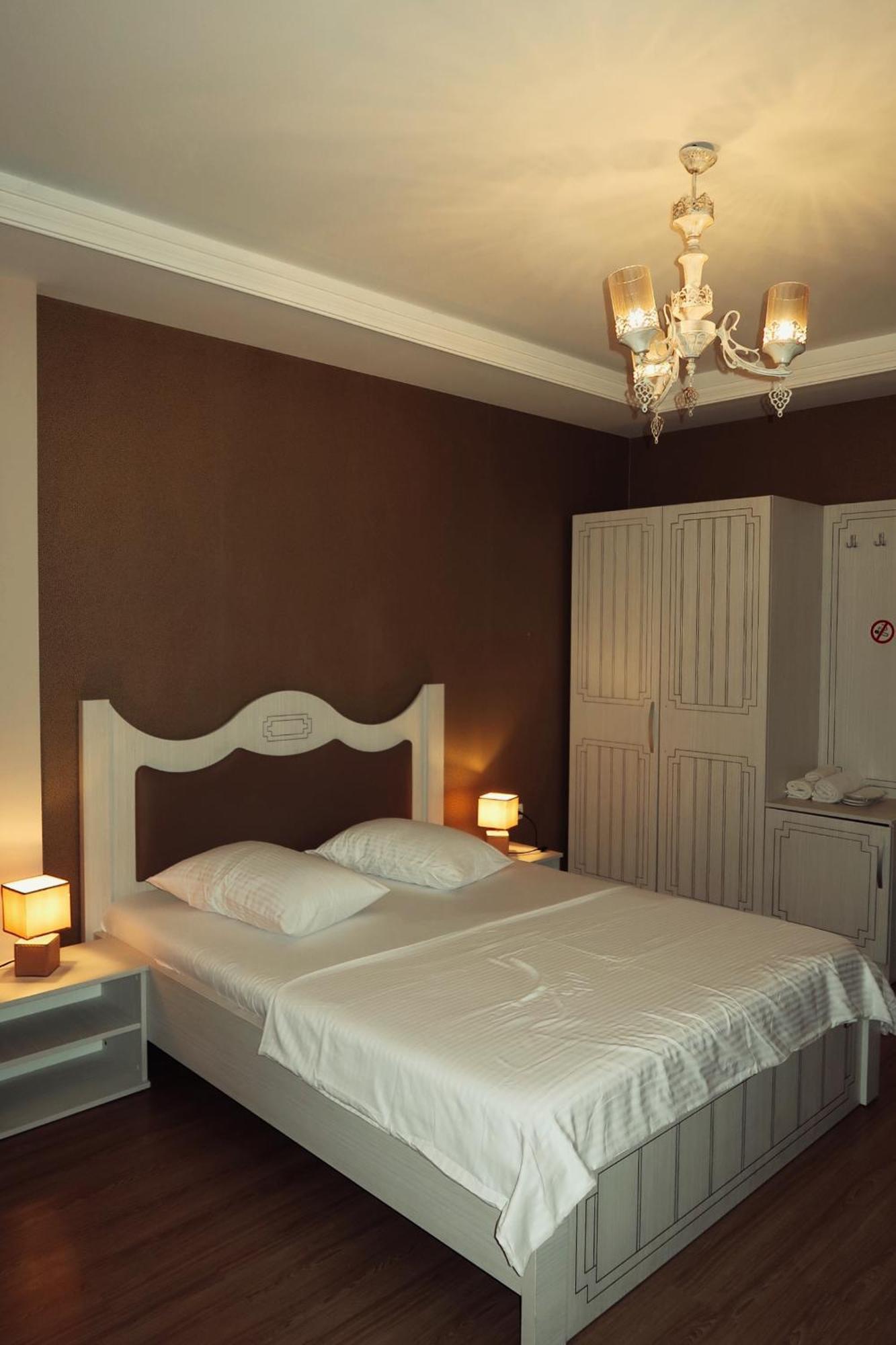 Hotel Antika Печ Екстериор снимка
