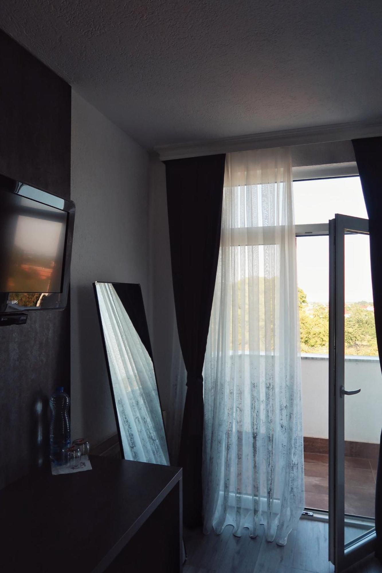 Hotel Antika Печ Екстериор снимка