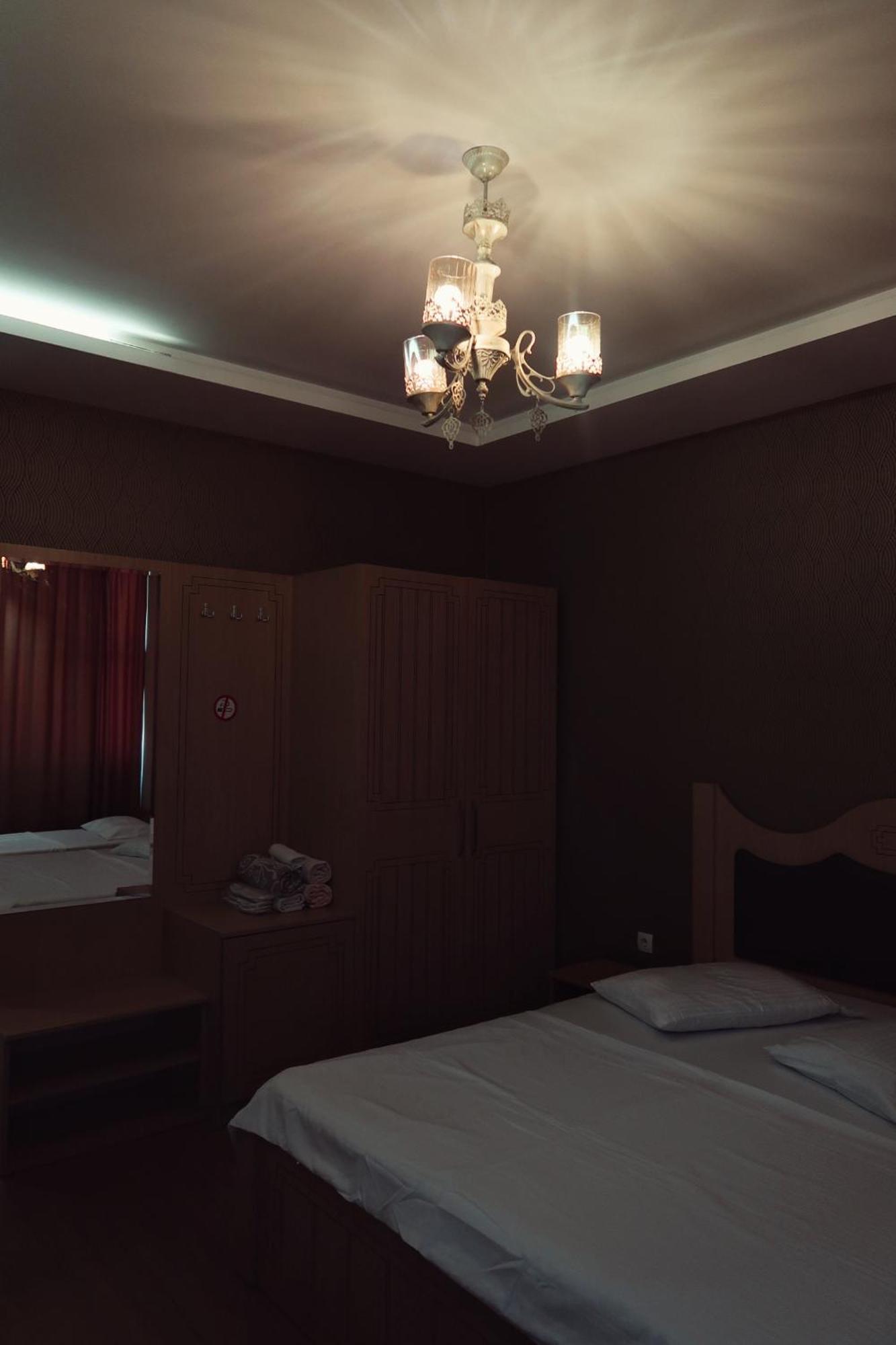 Hotel Antika Печ Екстериор снимка
