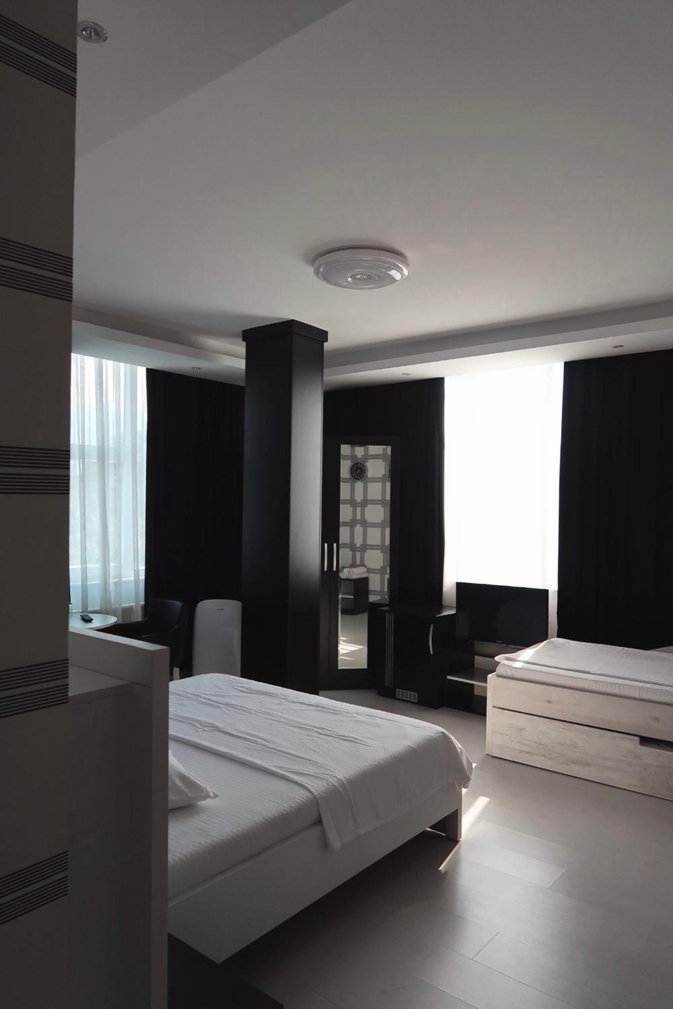 Hotel Antika Печ Екстериор снимка