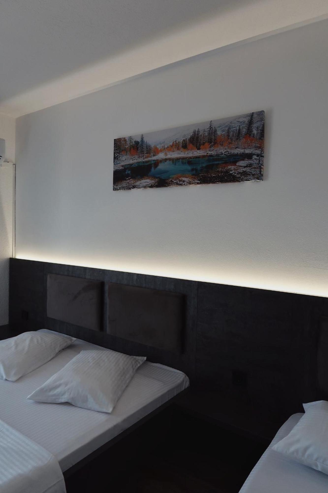 Hotel Antika Печ Екстериор снимка