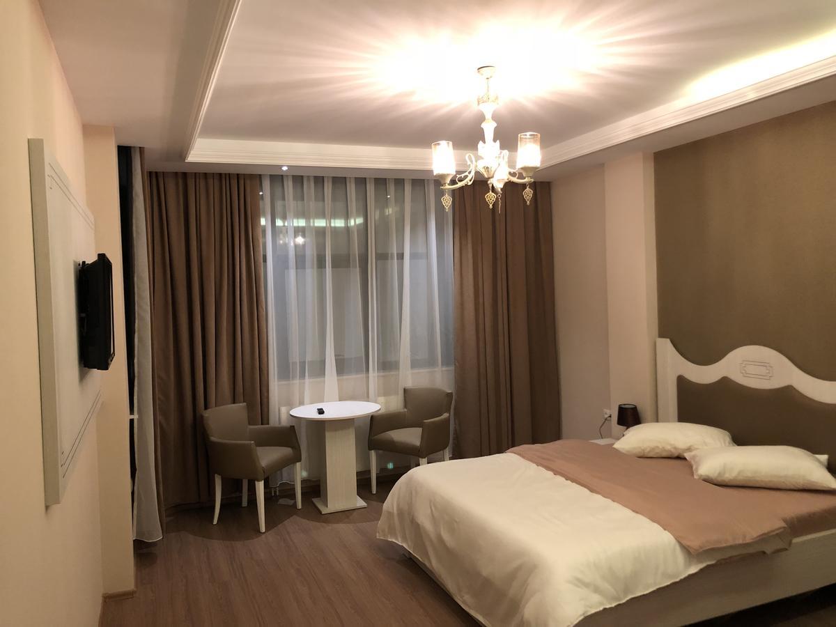 Hotel Antika Печ Екстериор снимка